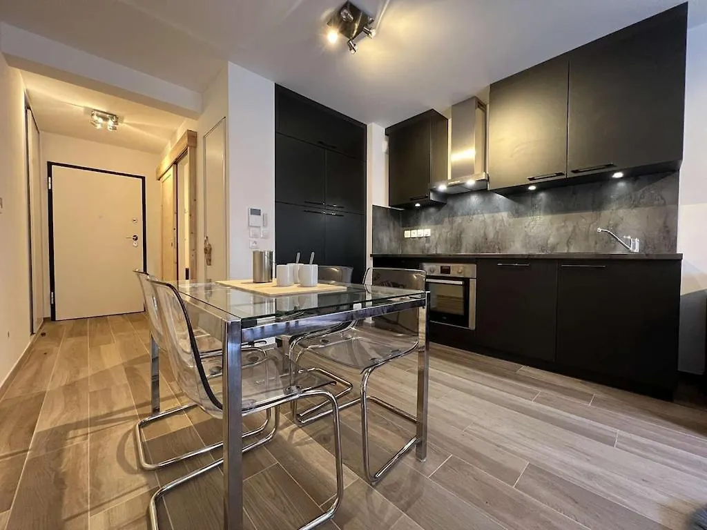 Les Freinets: Alpine Retreat with Optional Multipass Apartment Chatel